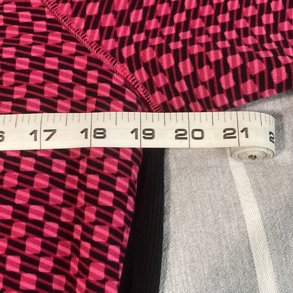 Lululemon full zip scuba jacket. Size 10 - Picture 5 of 7